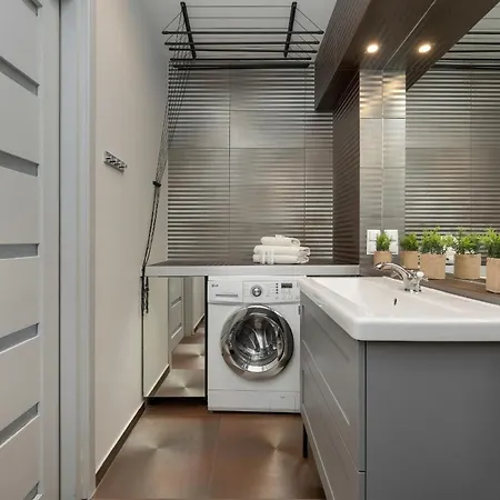 Διαμέρισμα Spacious Located Near Raclawice Panorama By Renters *