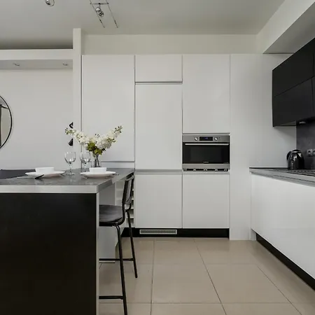 Daire Spacious Located Near Raclawice Panorama By Renters Wroclaw