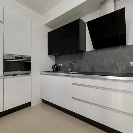 Daire Spacious Located Near Raclawice Panorama By Renters Wroclaw