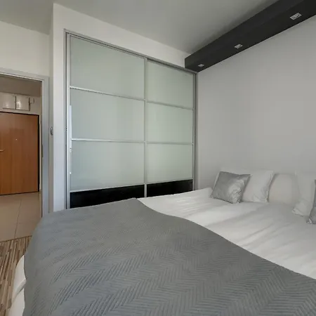 Spacious Located Near Raclawice Panorama By Renters Daire